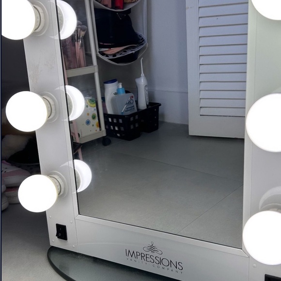 Impressions Vanity Mirror with Lights - Picture 1 of 2